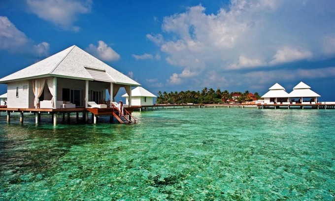 Athuruga Island Resort | 250 m² Resort ∙ 2 bedrooms ∙ 20 guests