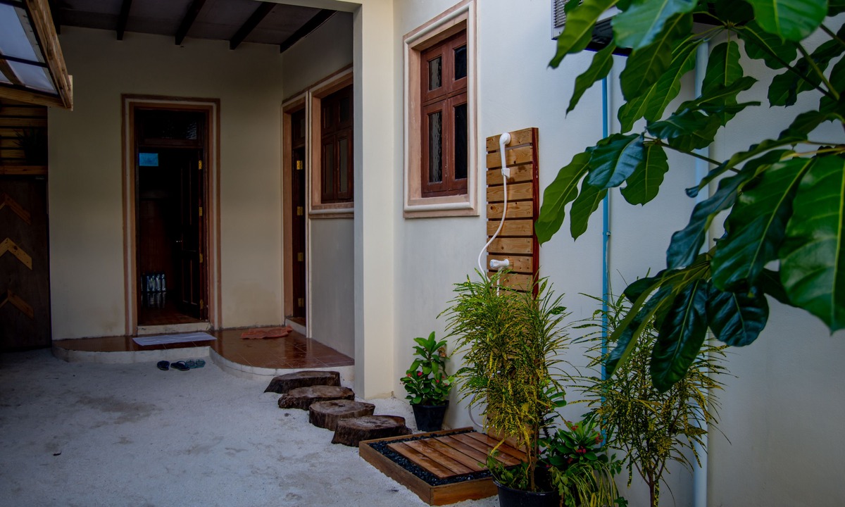 Omadhoo House | Kuri Beach View Inn