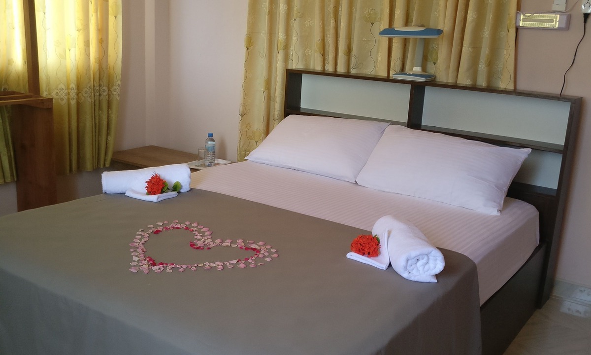 Dhaandhoo House | Baivaru Guesthouse Services