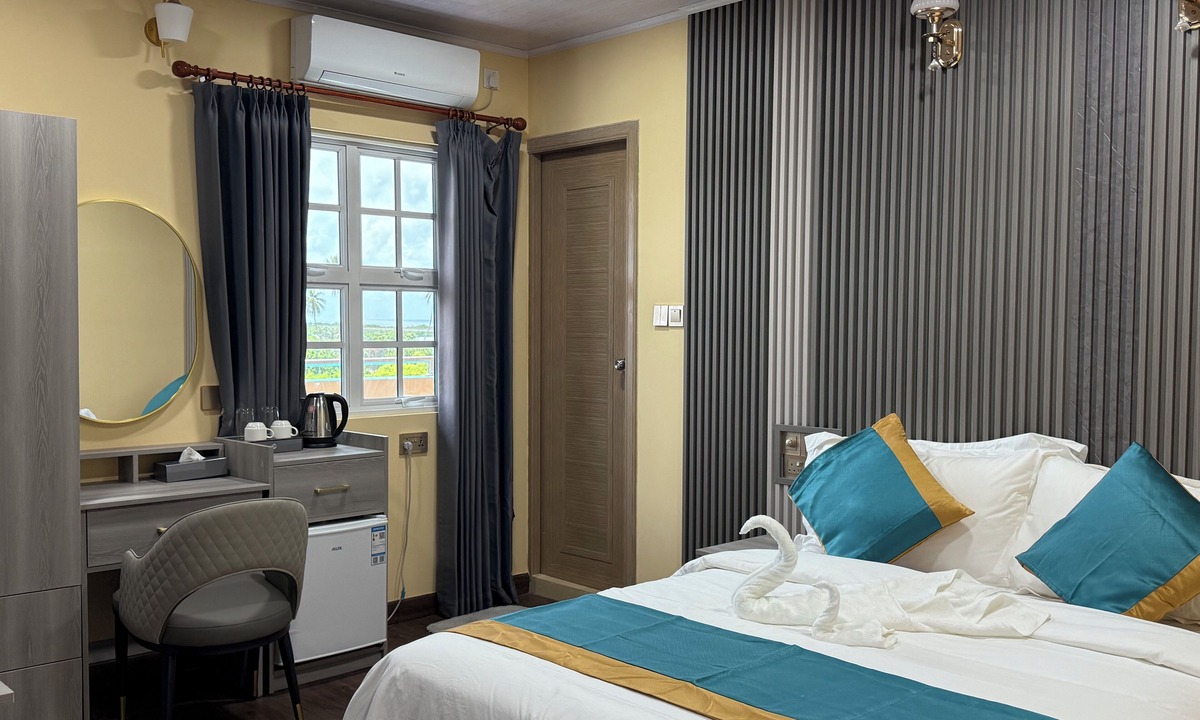 Thimarafushi House | Breeze Haven Surf Retreat