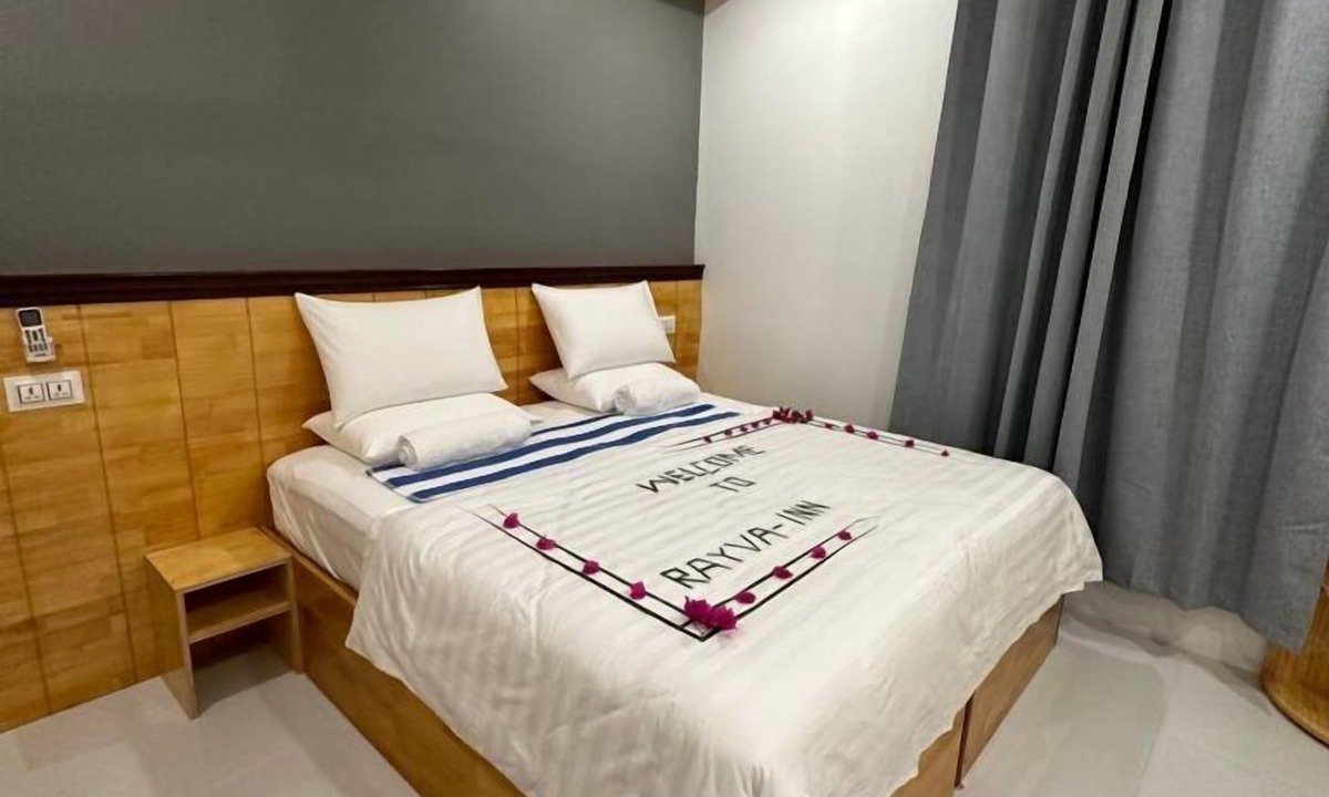 Omadhoo Hotel | Picturesque luxury Hotel close to beach