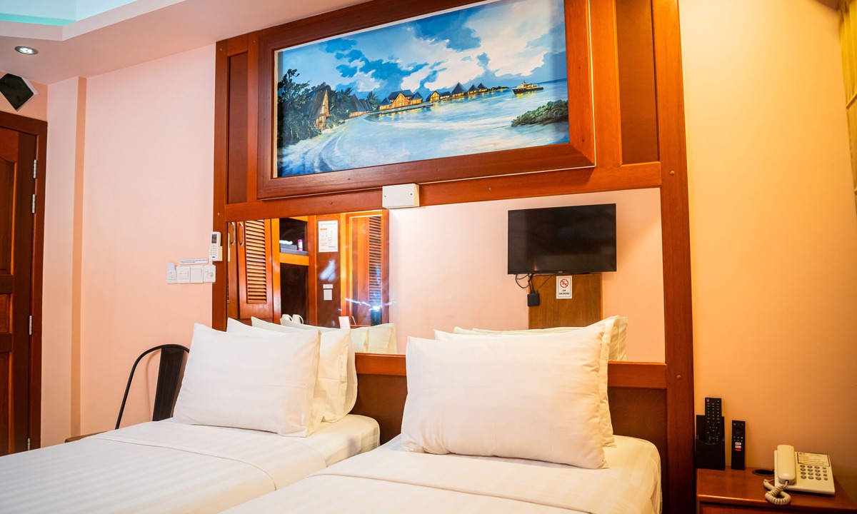 Male House | ZAN LODGE