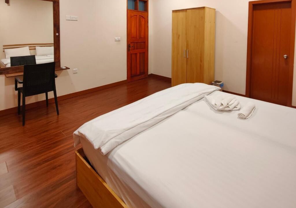 Maamigili Hotel | Oi Beach