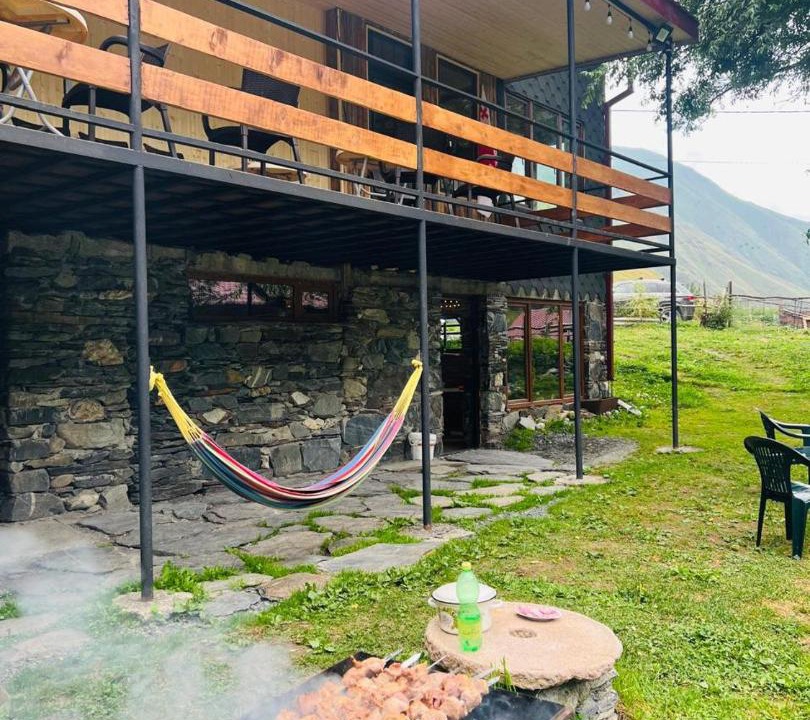 Roshka House | Guesthouse Akhieli