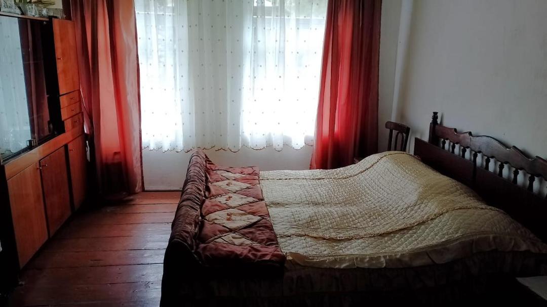 Racha-Lechkhumi and Lower Svaneti House | Shios kari