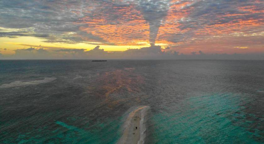Photo of Others in Omadhoo