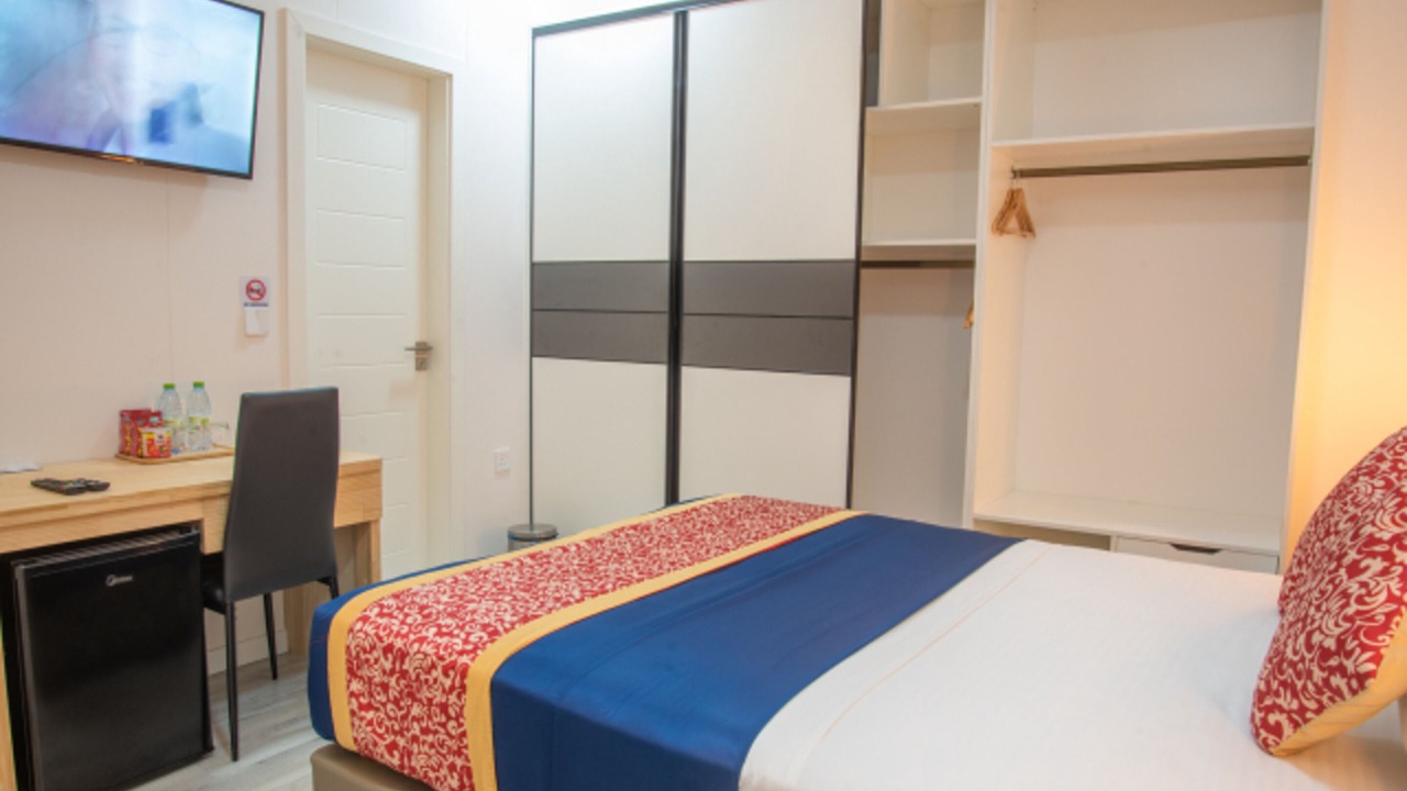 Photo of Bedroom in Male
