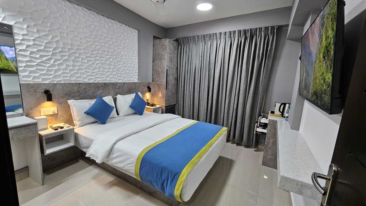 Photo of Bedroom in Male