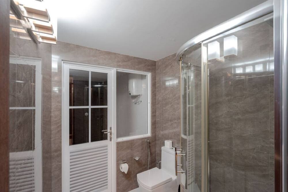 Photo of Bathroom in Fuvahmulah