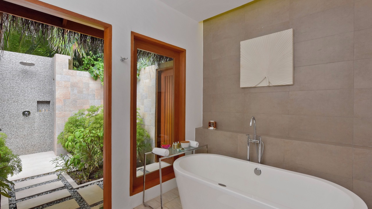 Photo of Bathroom in Baros Island