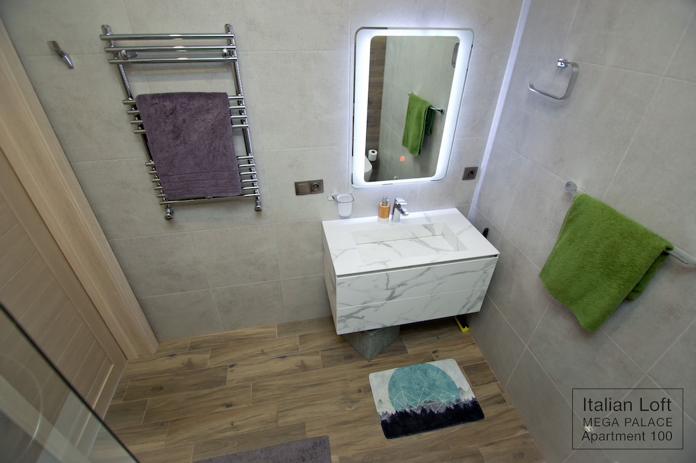 Photo of Bathroom in New Boulevard