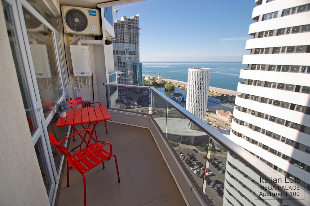 Photo of Patio Balcony in New Boulevard