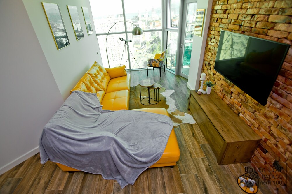 Photo of Livingroom in New Boulevard