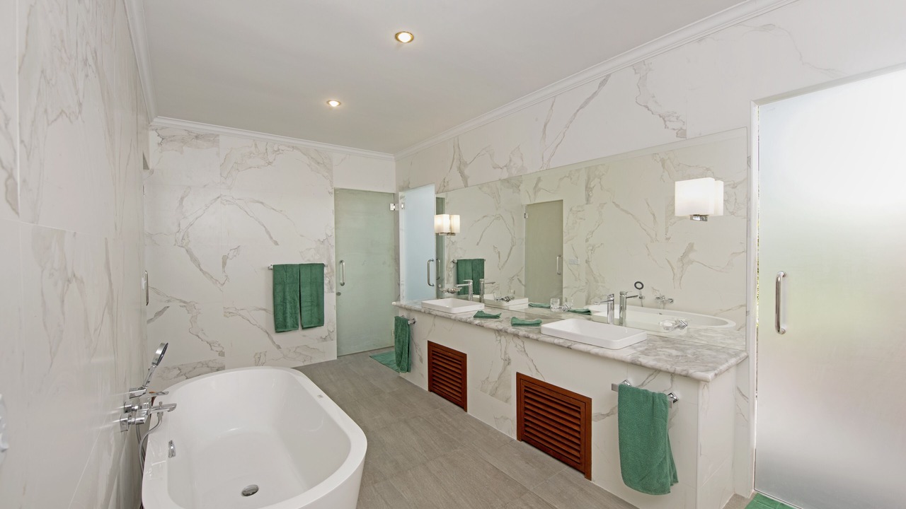 Photo of Bathroom in Thulhaagiri