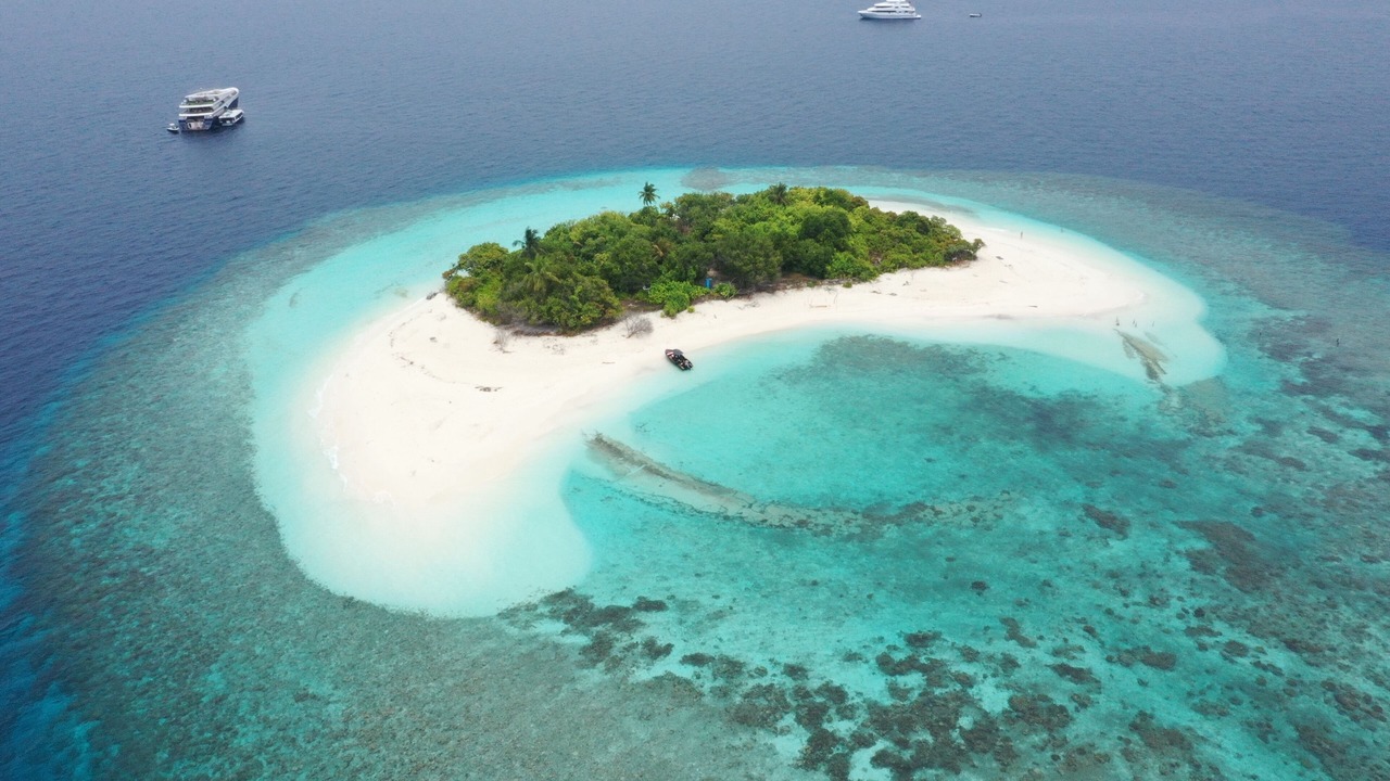 Photo of Others in Himandhoo