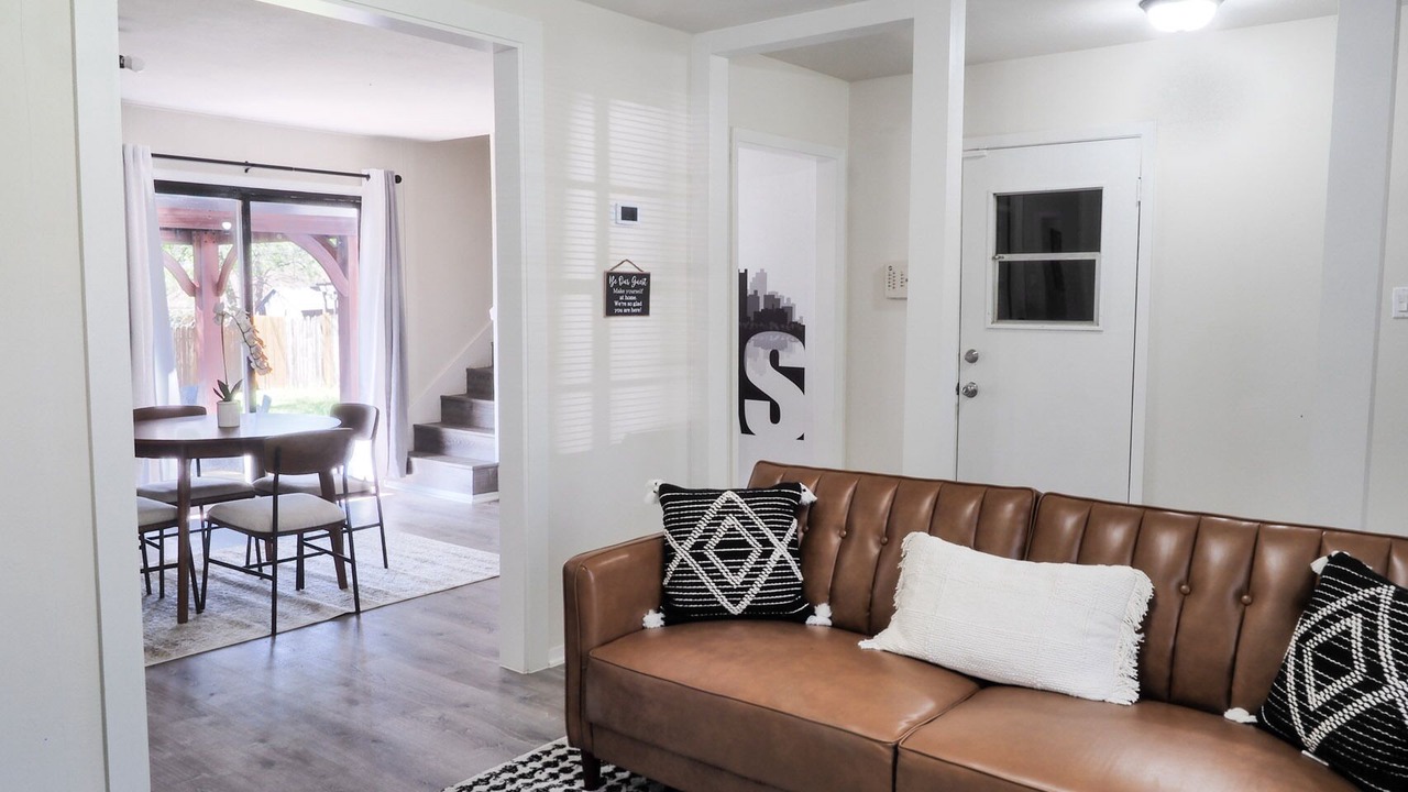 Photo of Livingroom in Euless