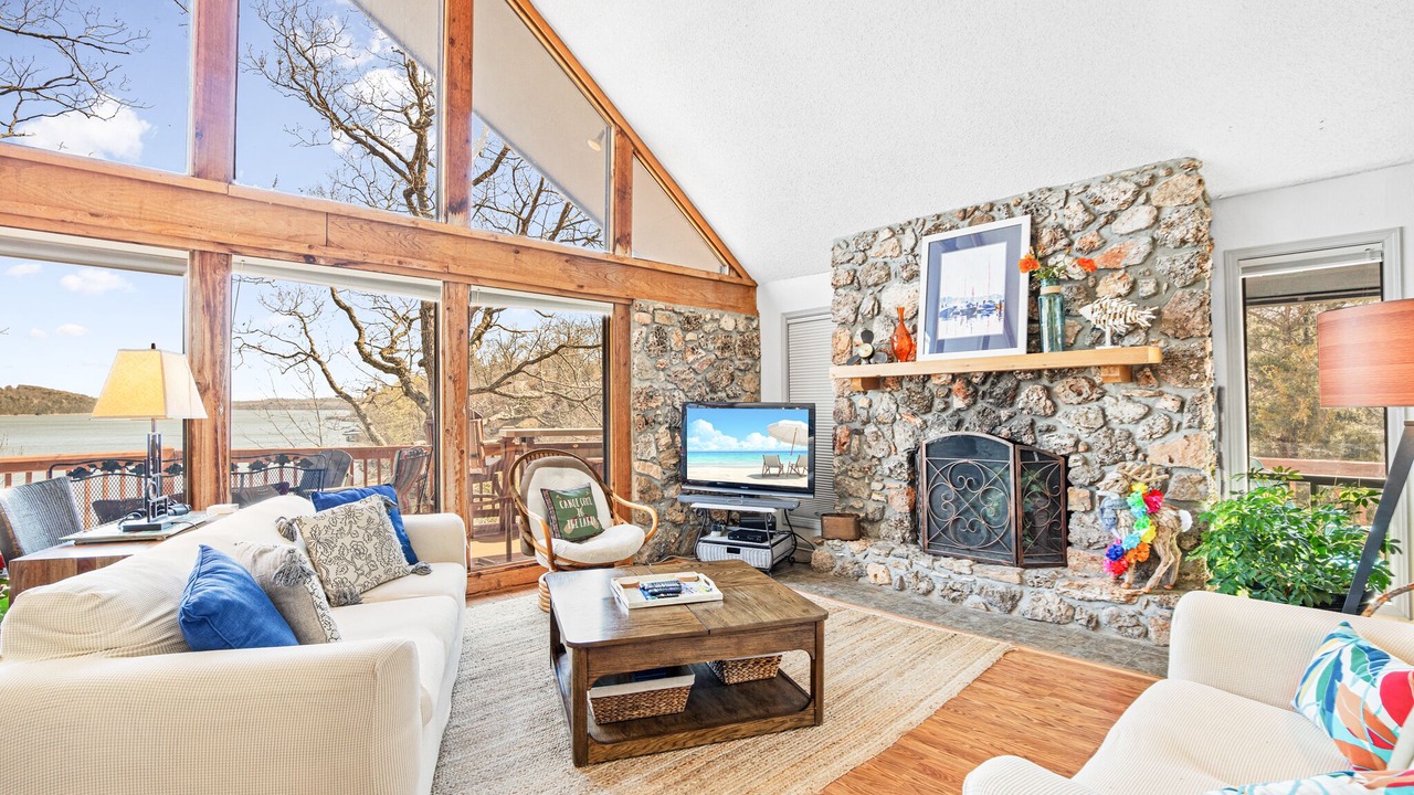 Photo of Livingroom in Camdenton