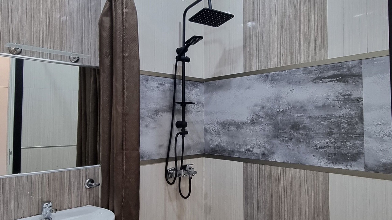 Photo of Bathroom in New Boulevard