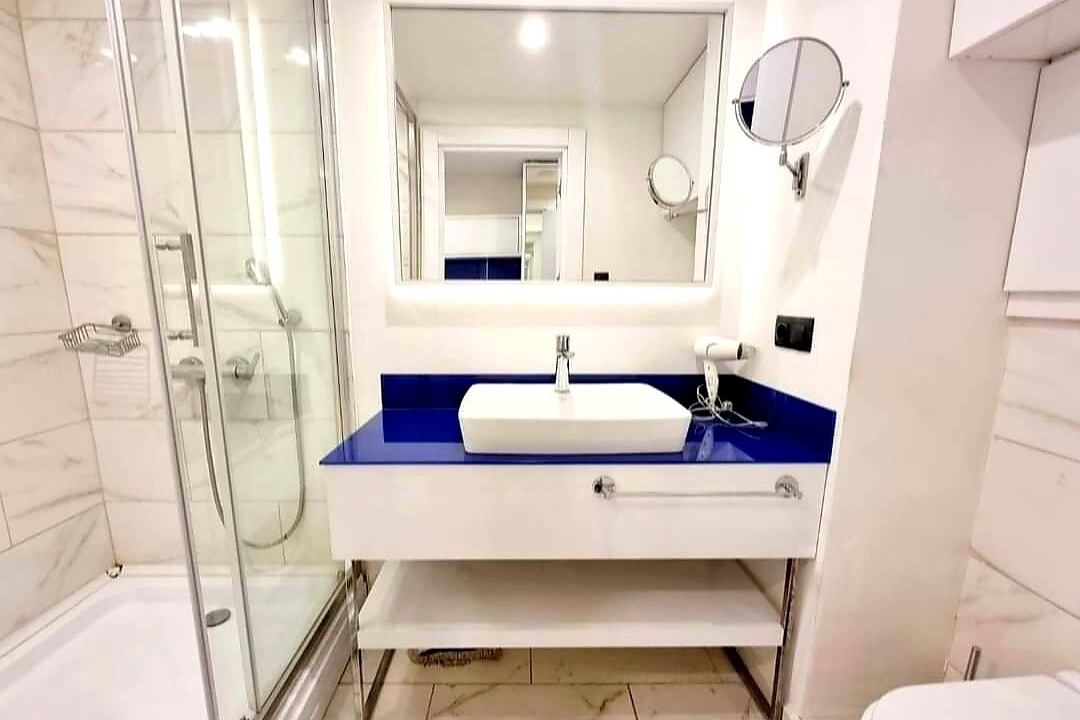 Photo of Bathroom in New Boulevard