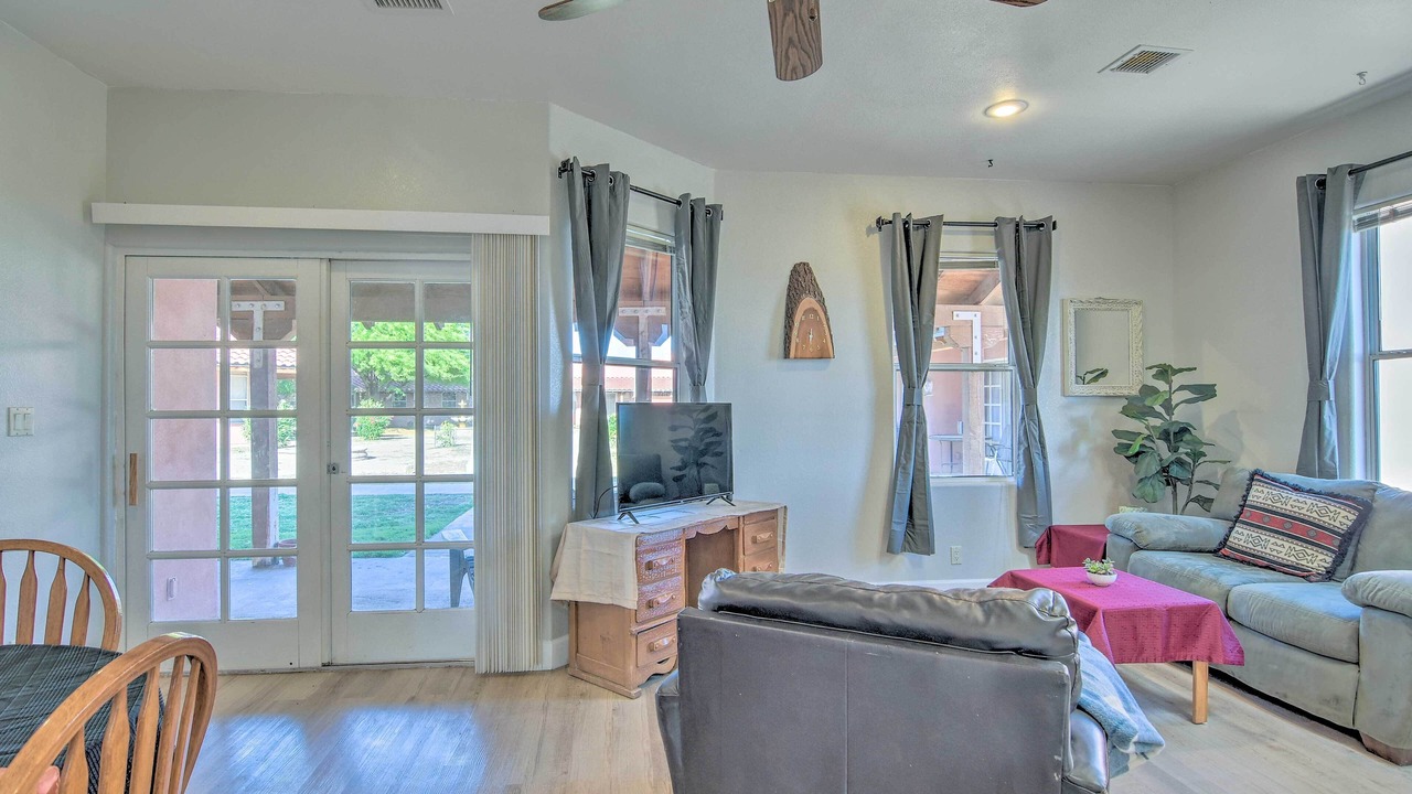 Photo of Livingroom in Eleven Mile Corner