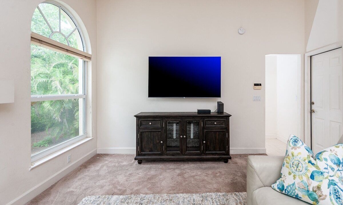 Photo of Livingroom in Beachview Country Club Estates