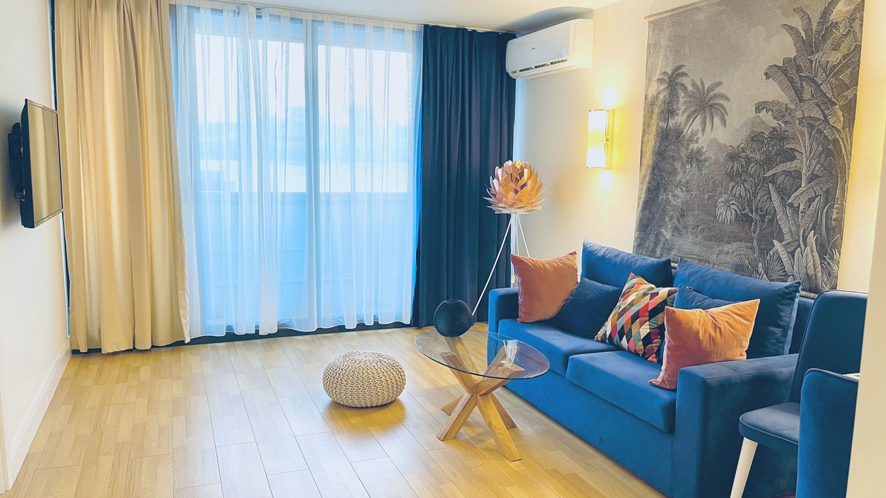 Photo of Livingroom in New Boulevard