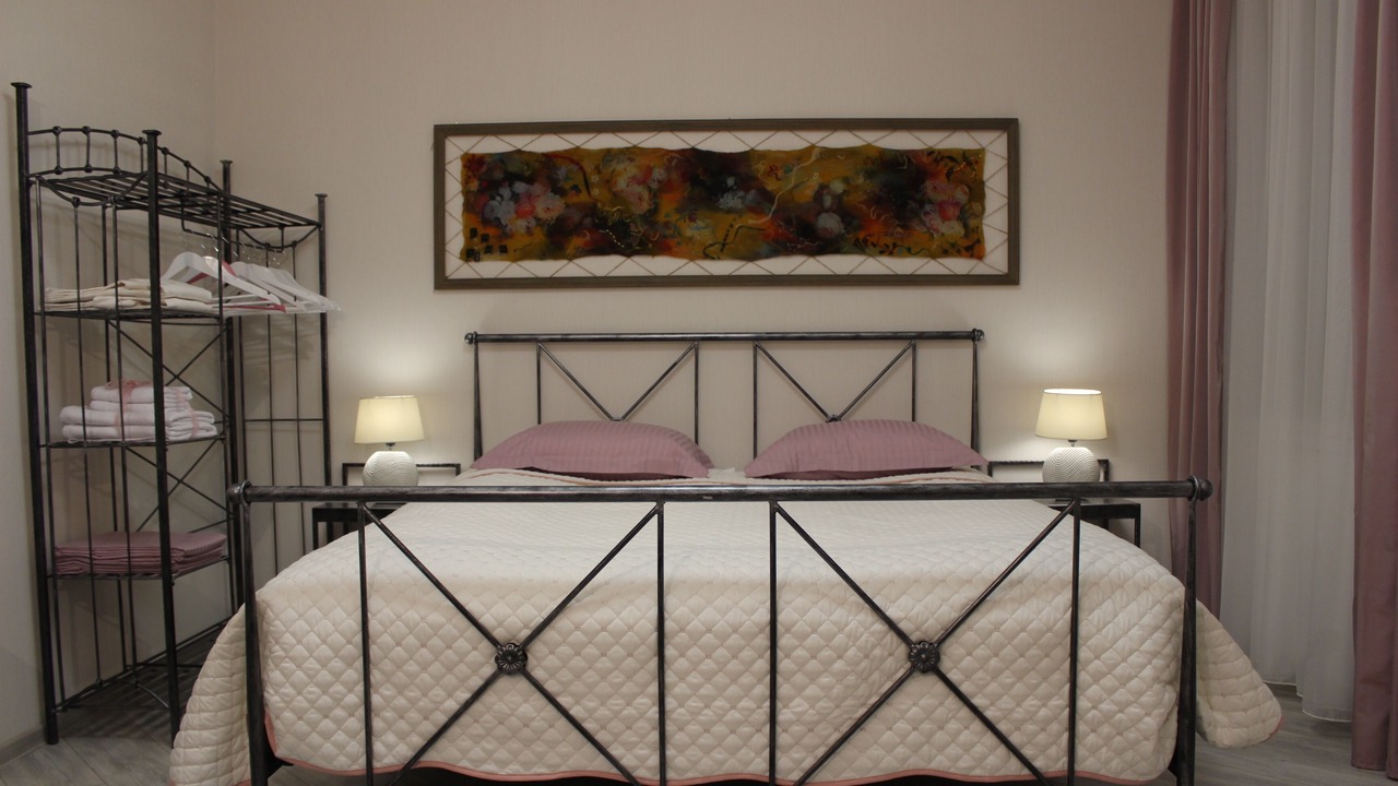 Photo of Bedroom in mtatsminda