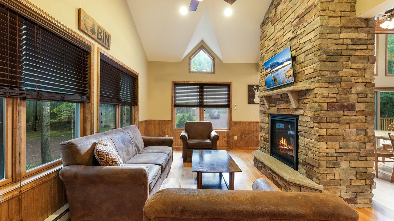 Photo of Livingroom in Lake Harmony Estates