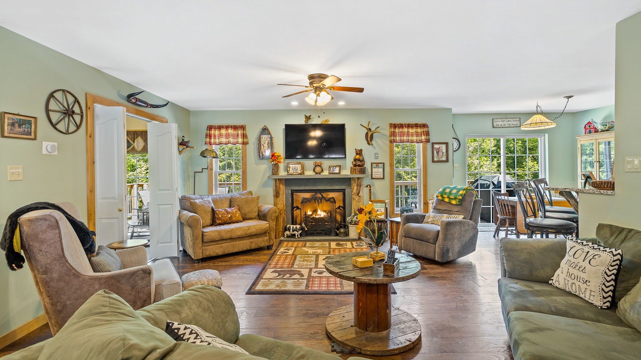 Photo of Livingroom in Jim Thorpe