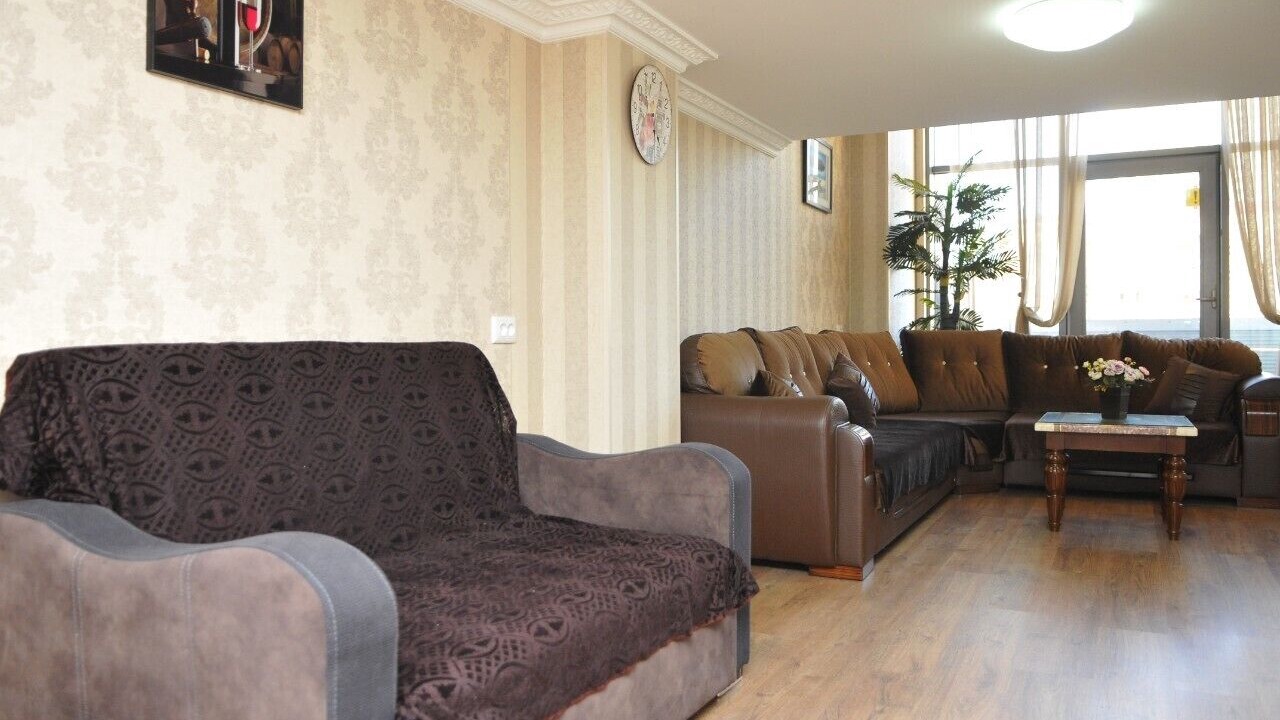 Photo of Livingroom in New Boulevard