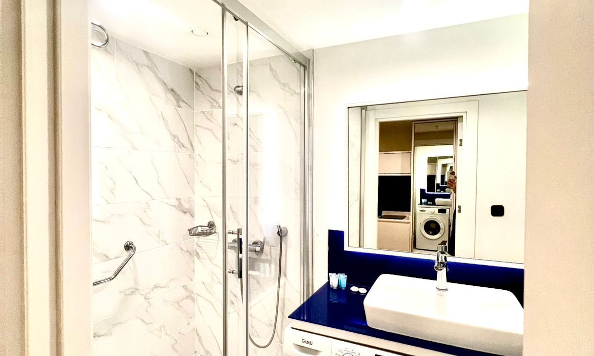Photo of Bathroom in New Boulevard