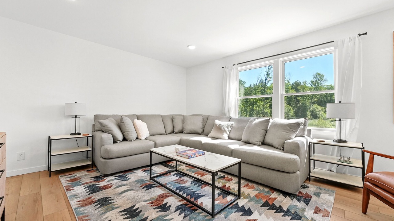 Photo of Livingroom in Maple City