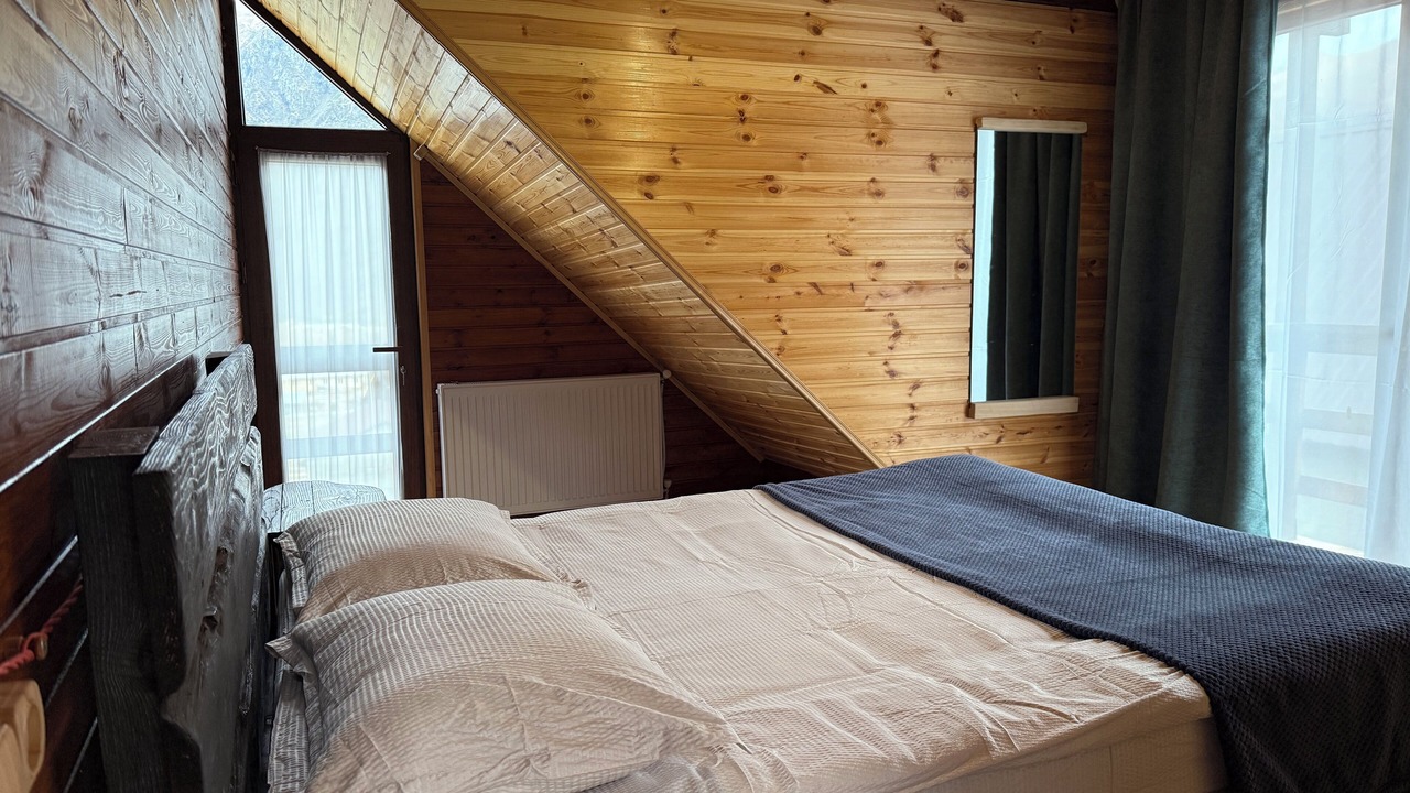 Photo of Bedroom in Stepantsminda