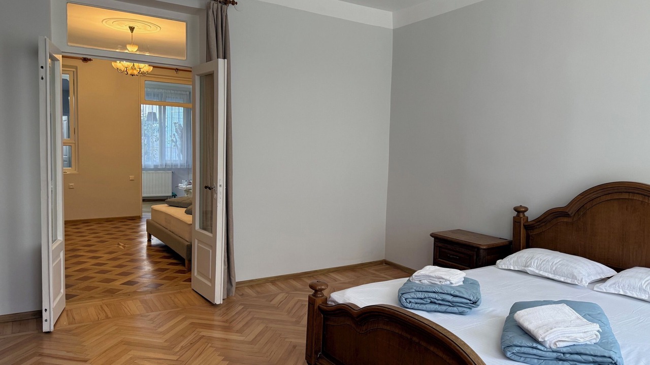 Photo of Bedroom in Old Boulevard