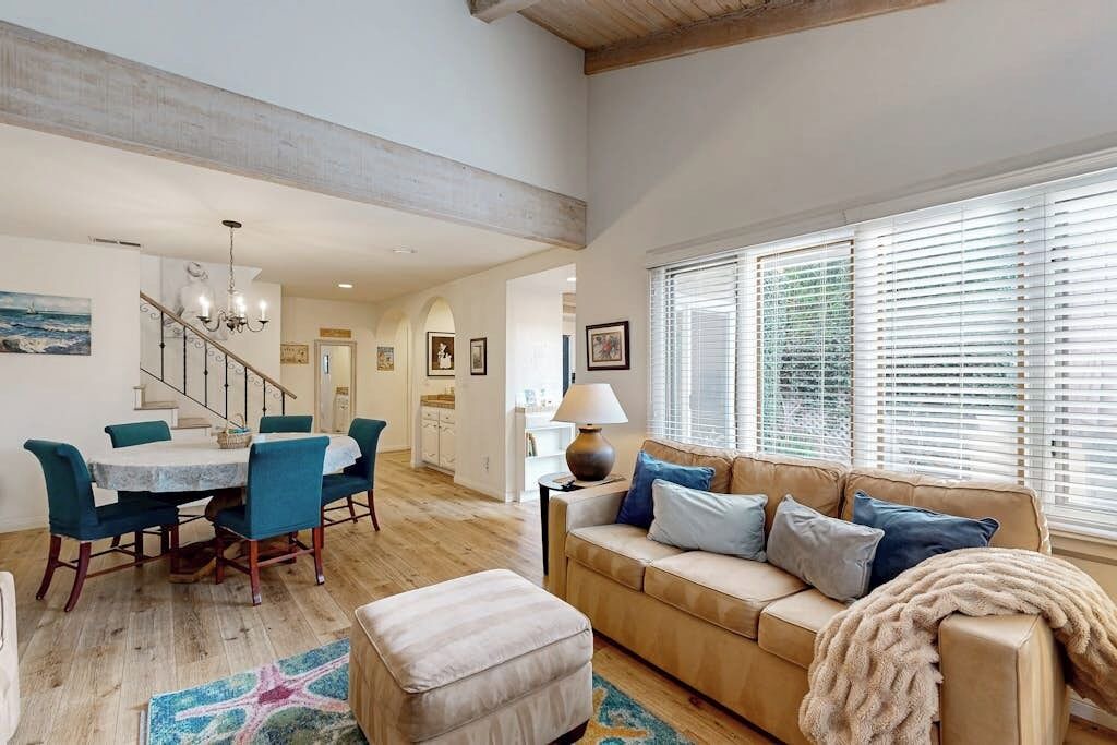 Photo of Livingroom in East Beach