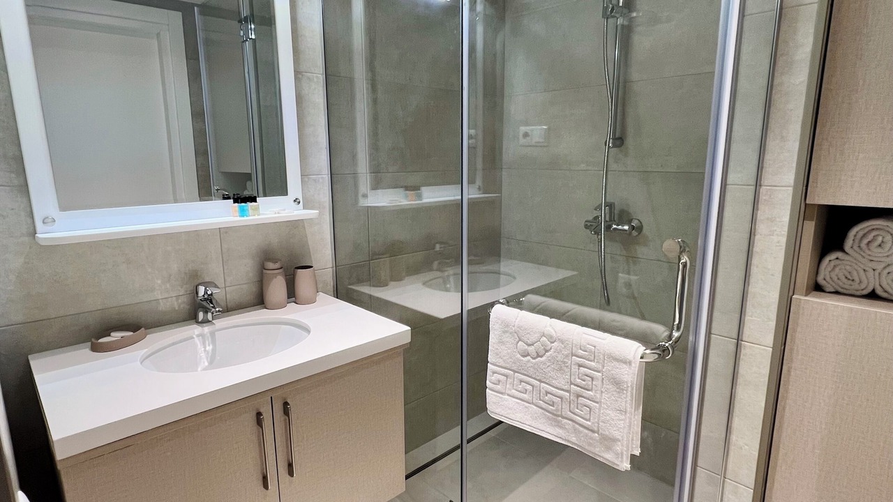 Photo of Bathroom in New Boulevard