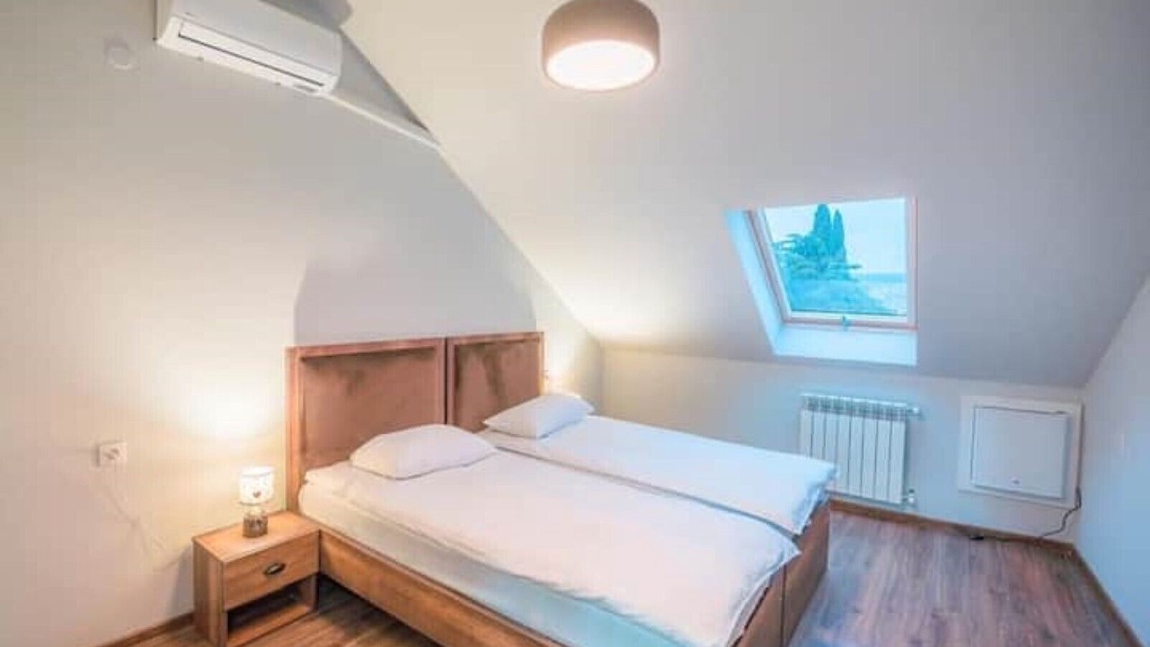 Photo of Bedroom in mtatsminda