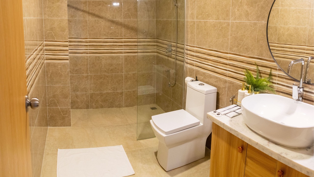 Photo of Bathroom in Dharavandhoo
