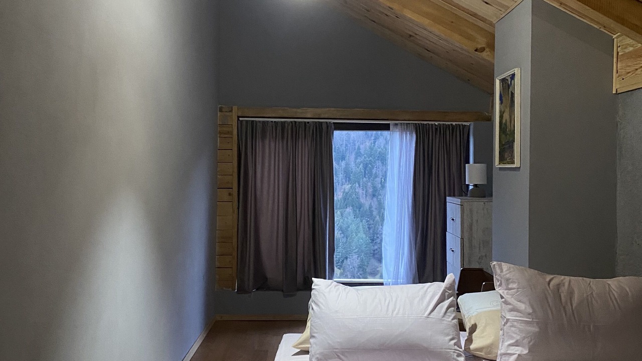 Photo of Bedroom in Likani