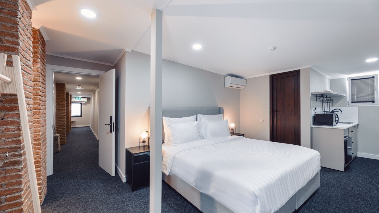 Photo of Bedroom in mtatsminda