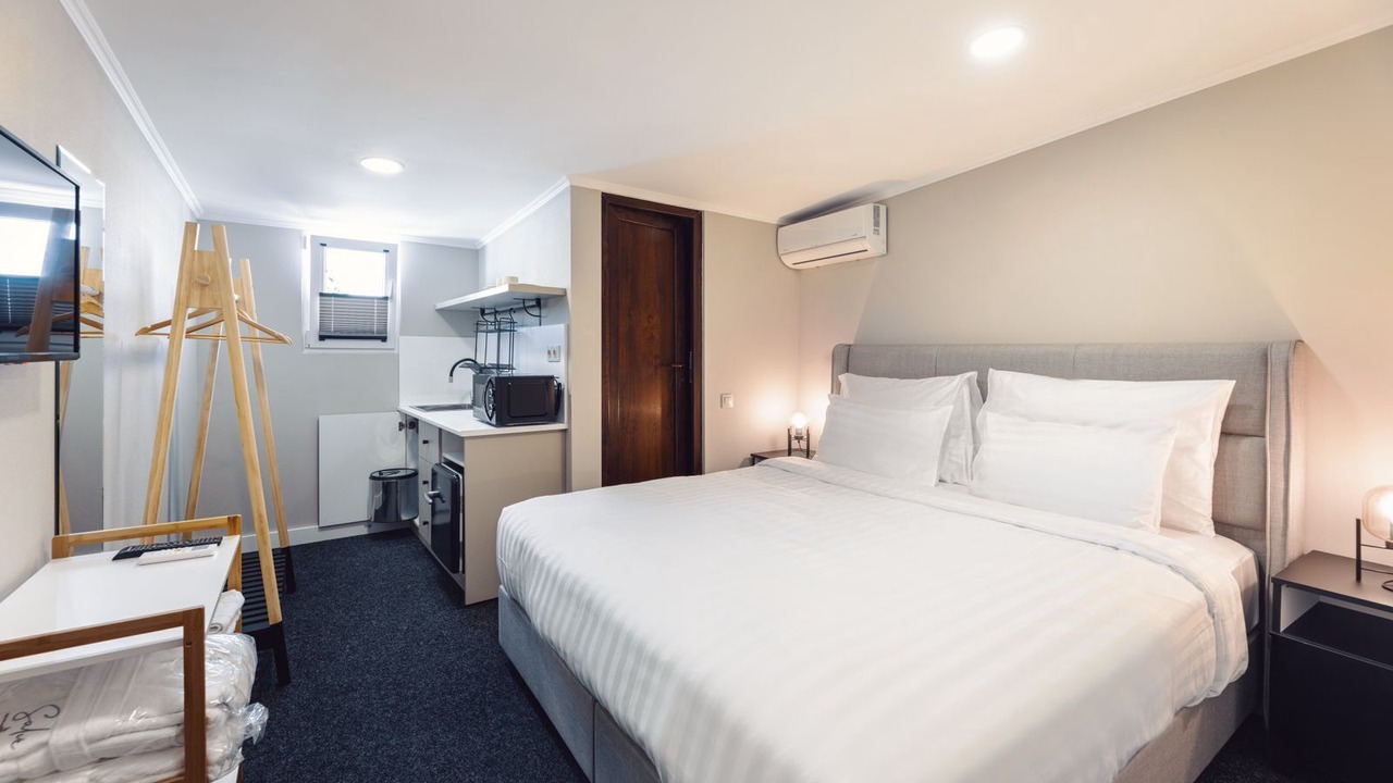 Photo of Bedroom in mtatsminda
