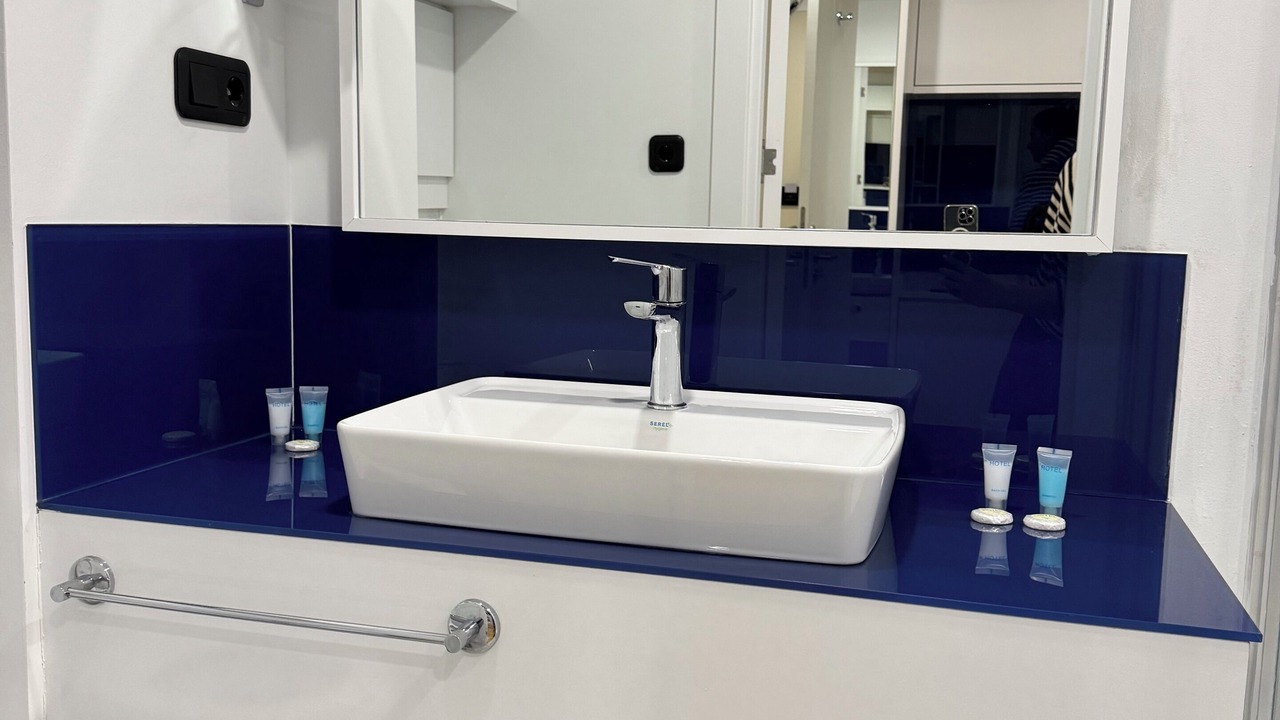 Photo of Bathroom in New Boulevard