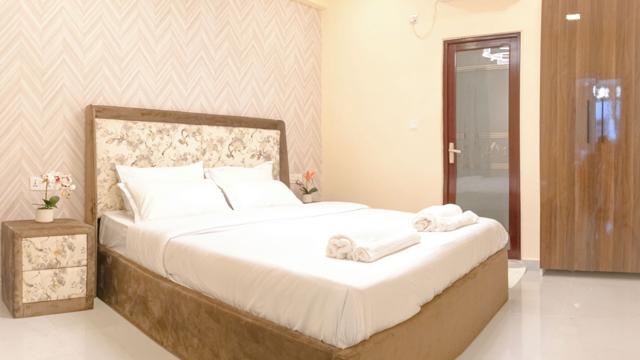 Photo of Bedroom in Male