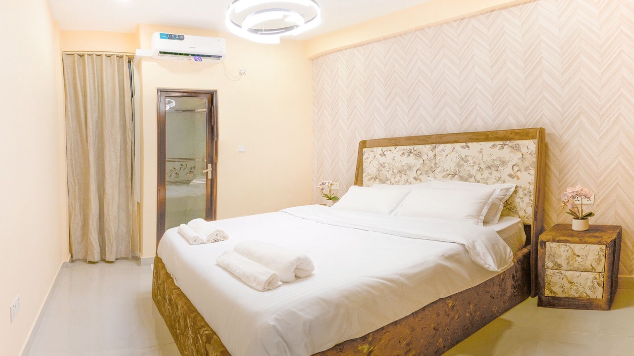 Photo of Bedroom in Male