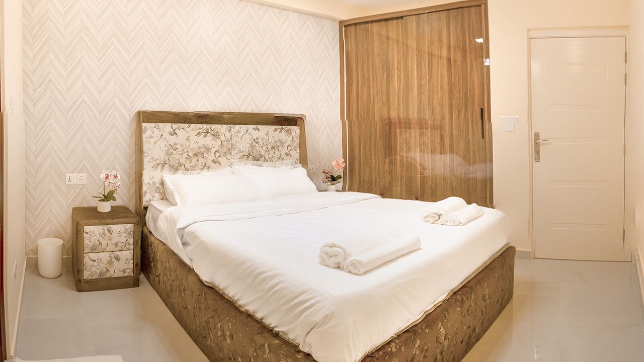 Photo of Bedroom in Male