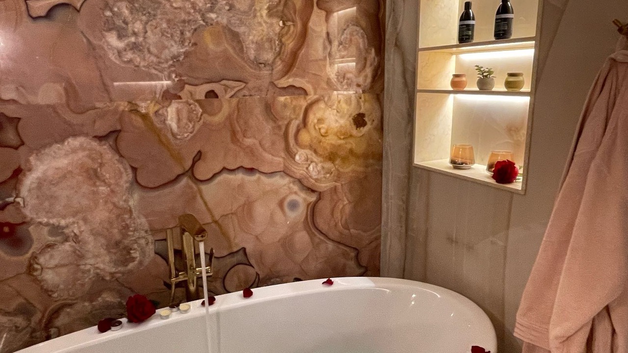 Photo of Bathroom in Old Boulevard