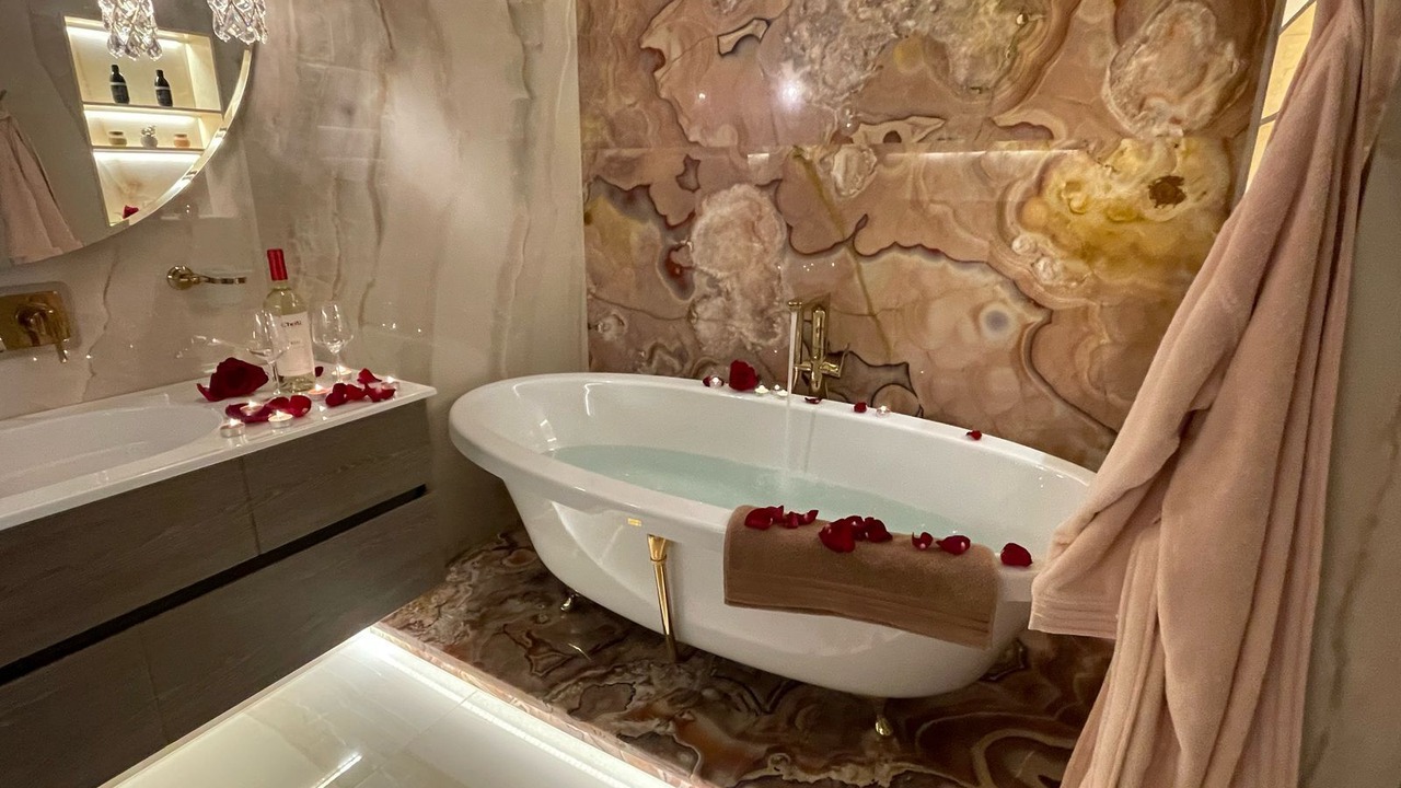 Photo of Bathroom in Old Boulevard