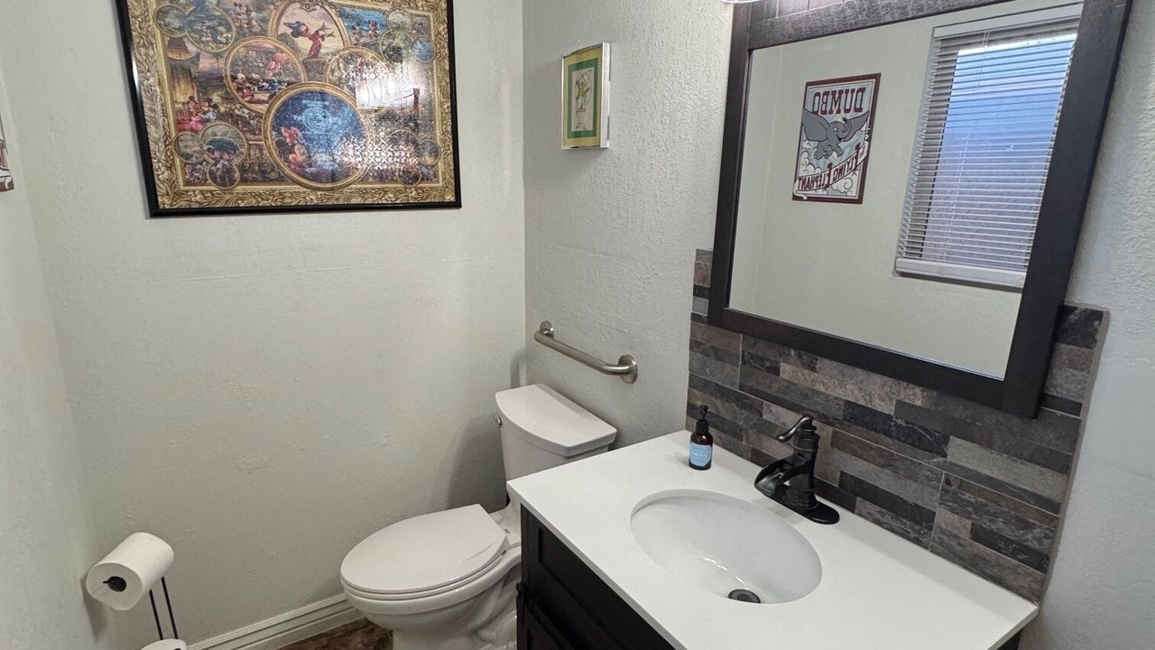 Photo of Bathroom in Arizona City