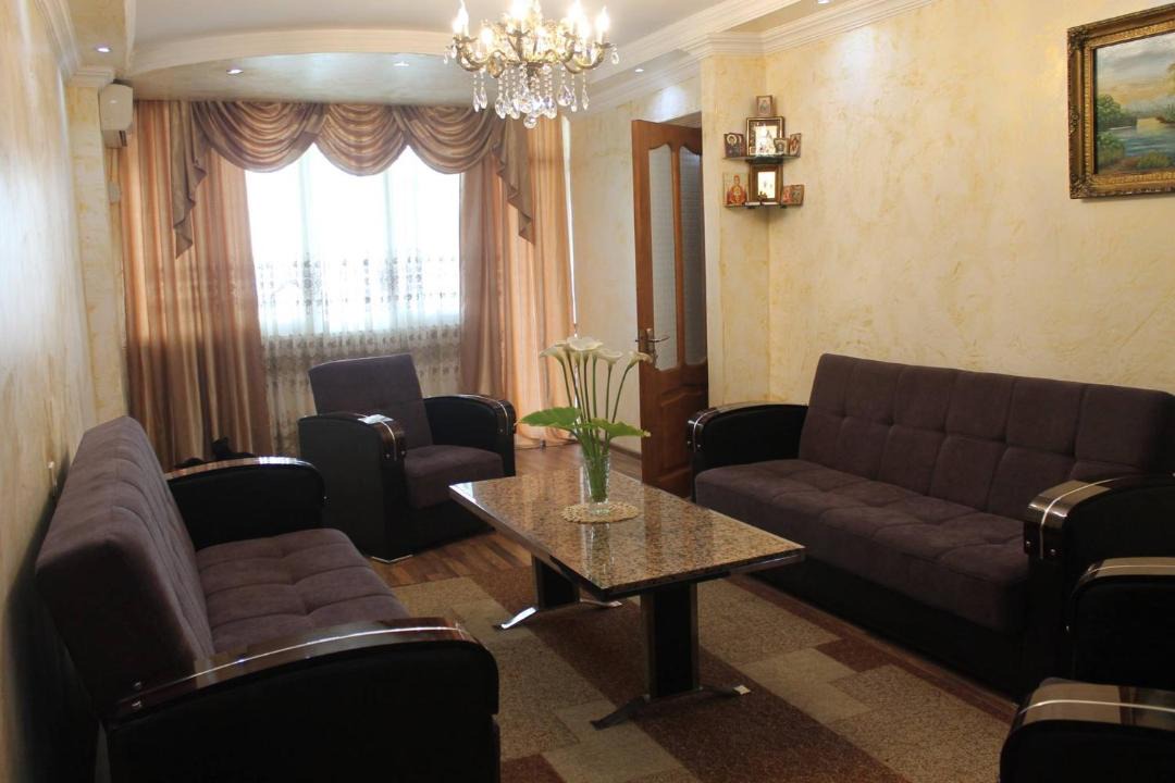 Photo of Livingroom in New Boulevard