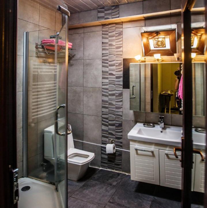 Photo of Bathroom in Old Boulevard
